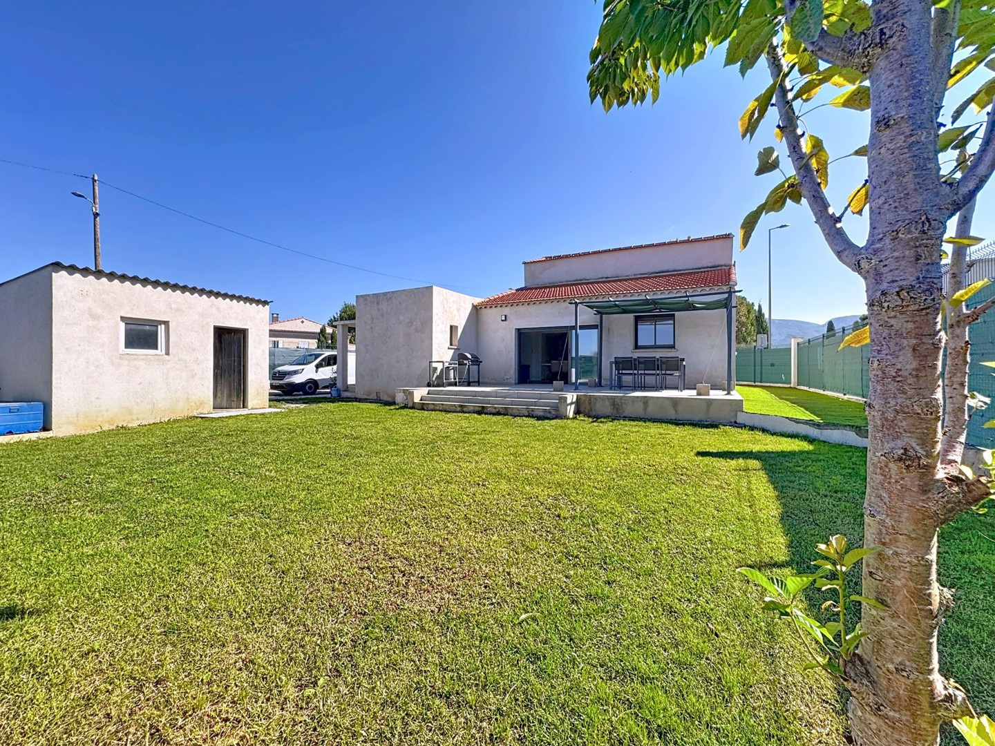 A vendre Maison 4 pièces 150 m2 sur 447 m2 centre ville