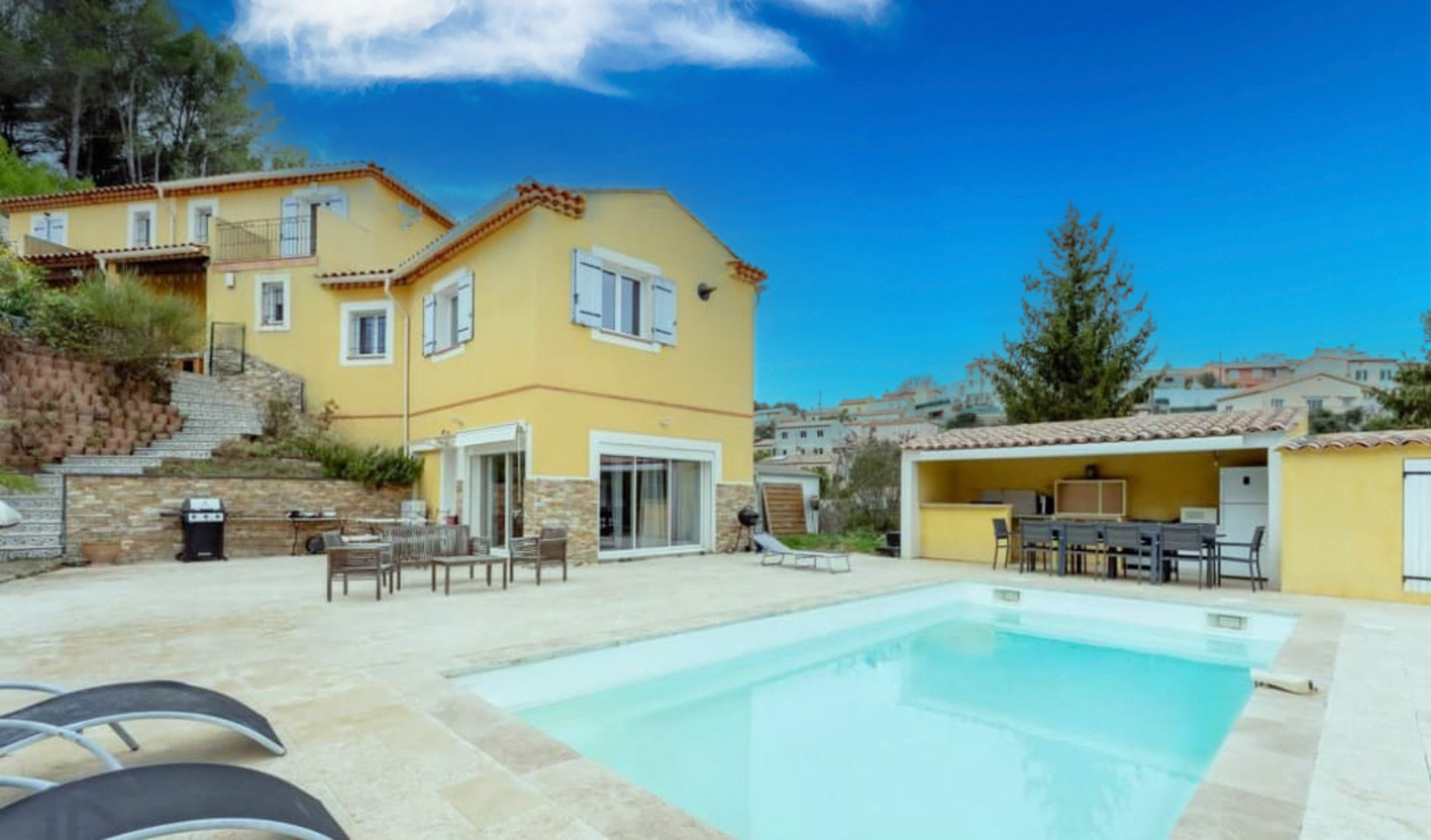 A VENDRE - Villa de 180m2 sur 1883m2 de terrain 