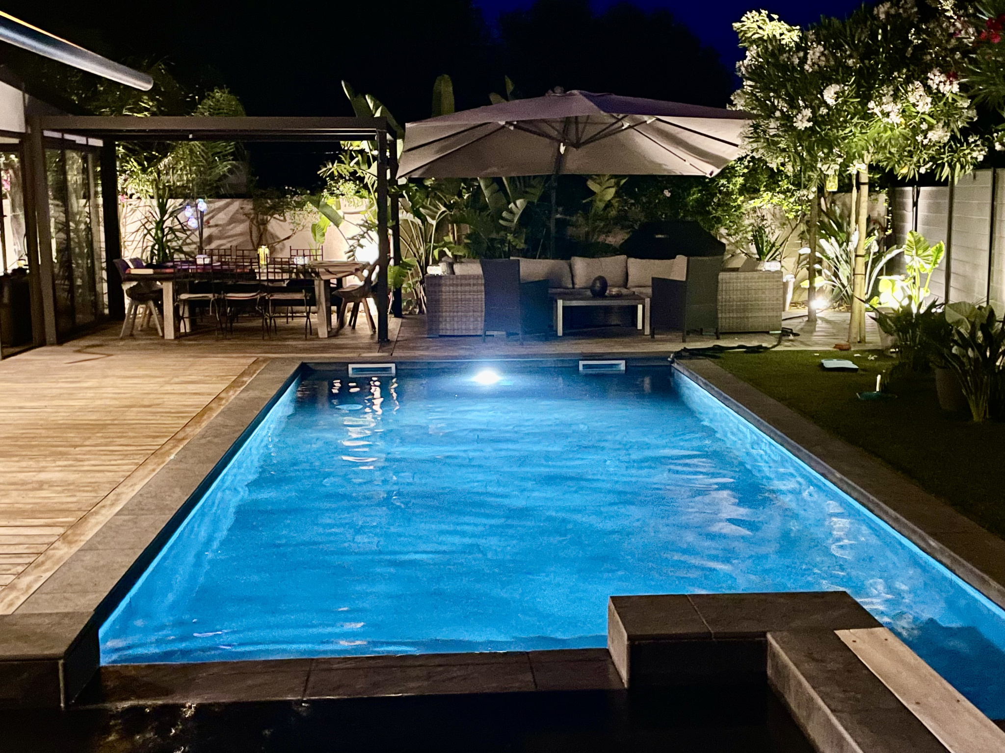 A vendre villa 7 pièces d'environ 200 m2 avec piscine au cal