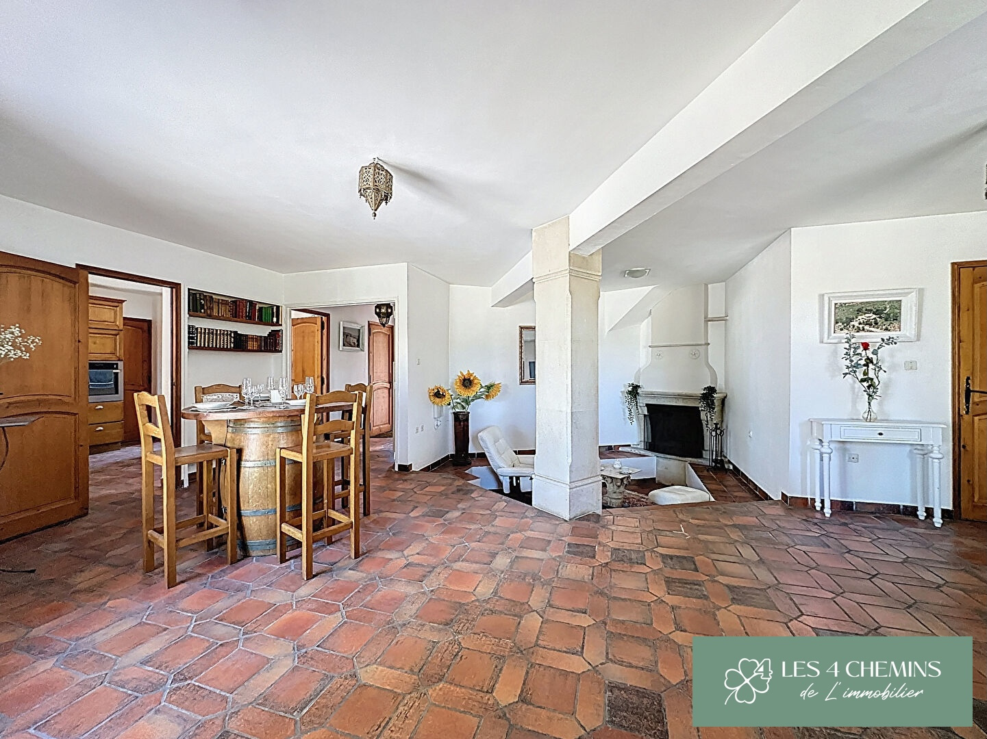 Villa 6 pièces avec piscine et grand terrain