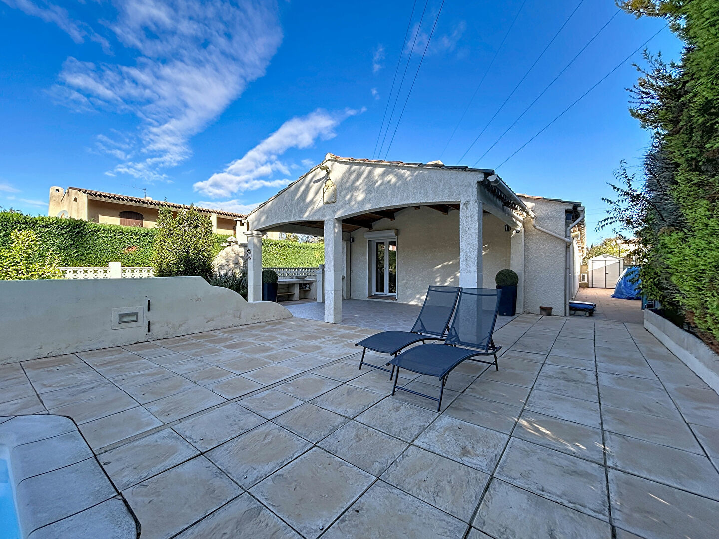 Idéal famille : maison T5 avec jardin et piscine sur Gardann