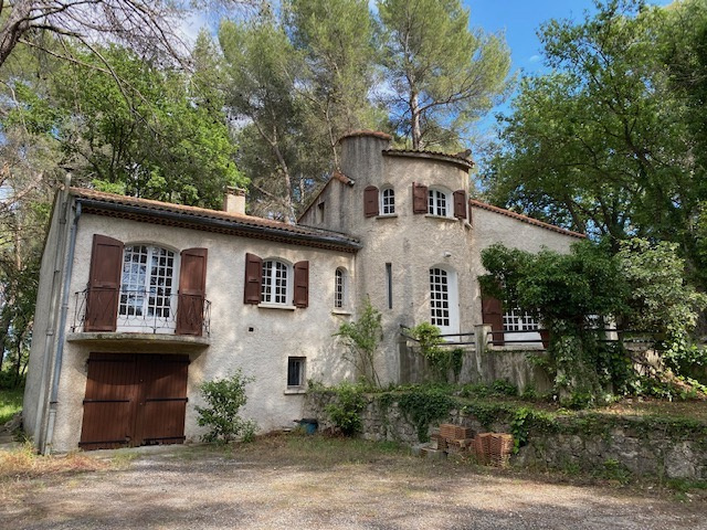 VILLA FUVEAU 6 PIECES 154 M2