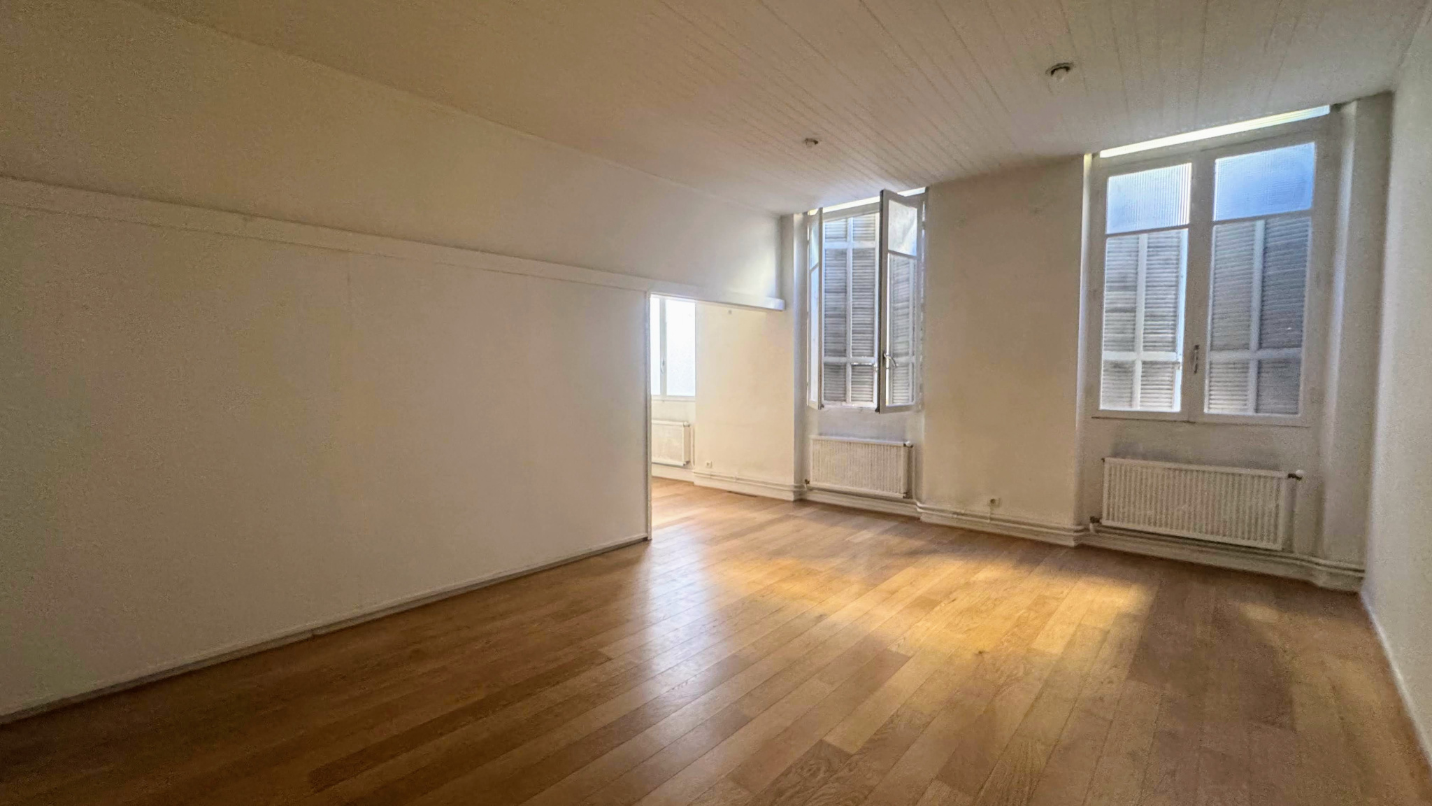 Appartement à rénover T2/T3 75,90 m2
