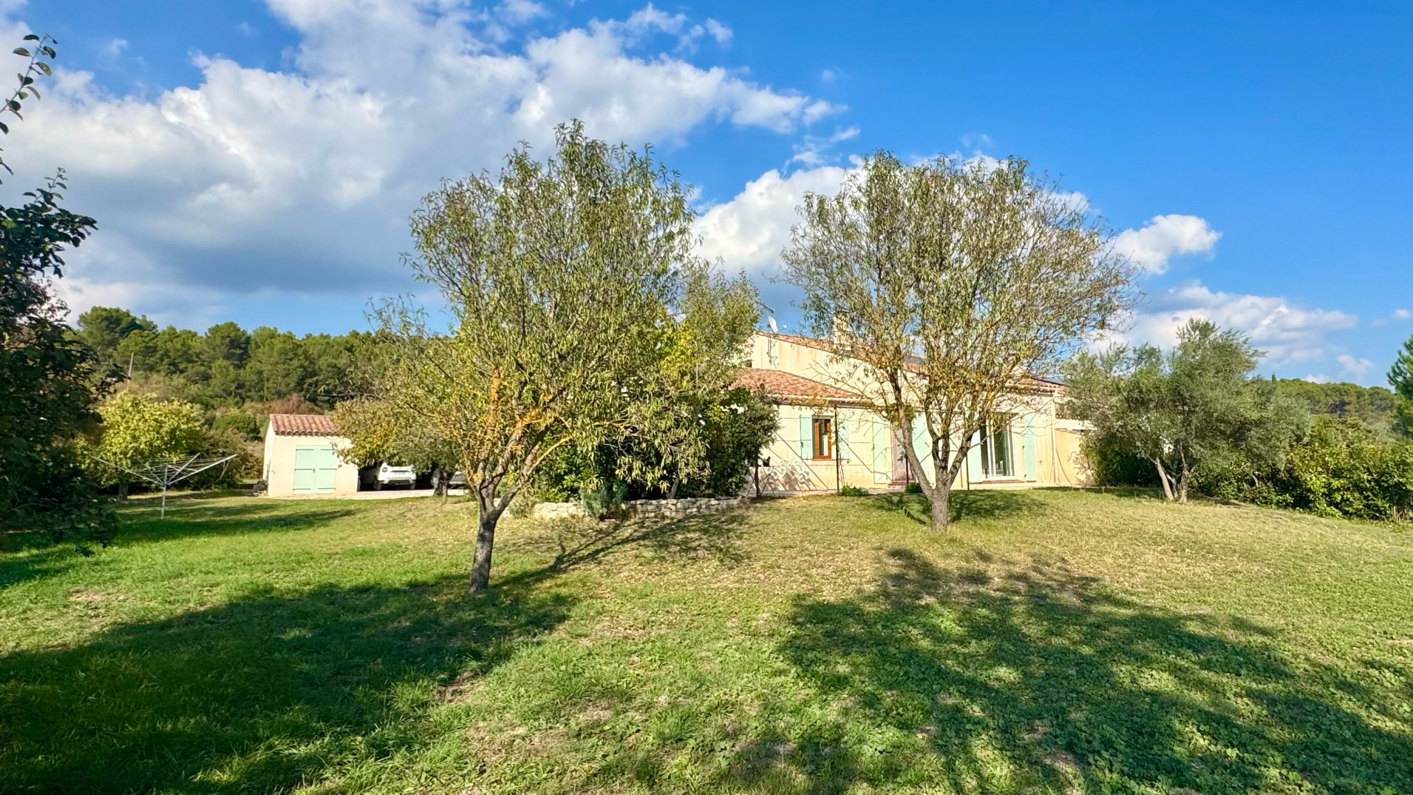 Belle maison T5 au calme vue dégagée avec garage secteur pri
